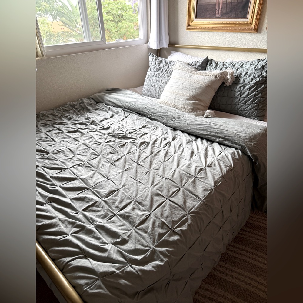 West elm sage green queen duvet cover and shams  Bedding Set